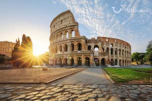 Kolosseum in Rom bei Sonnenaufgang – Reiseziel einer TUI Cruises Mittelmeer Kreuzfahrt
